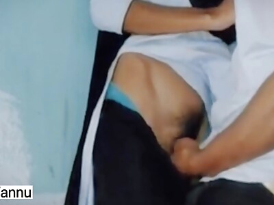 18 Desi Collage Pupil